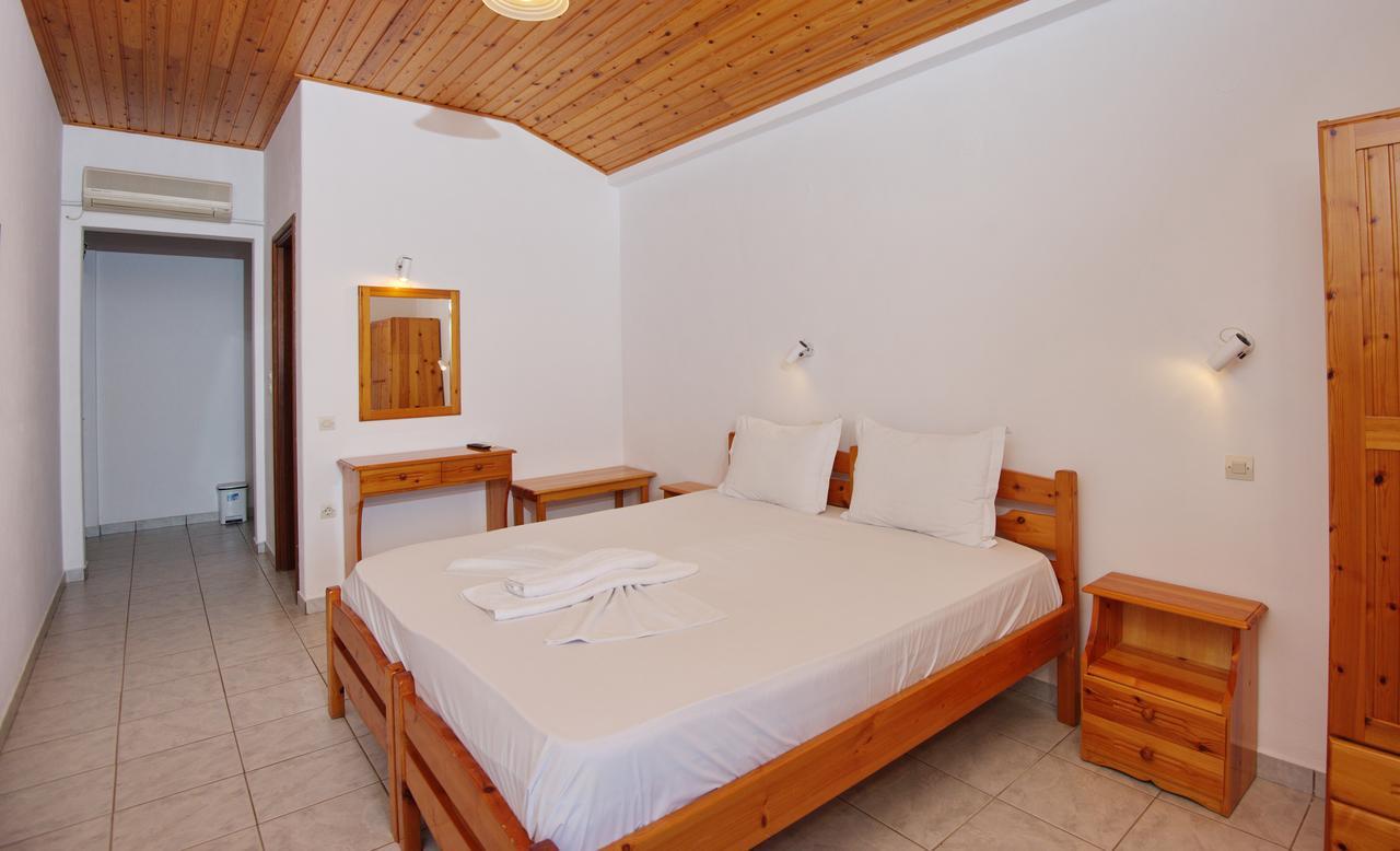 Ostria Hotel Patitiri  Bagian luar foto