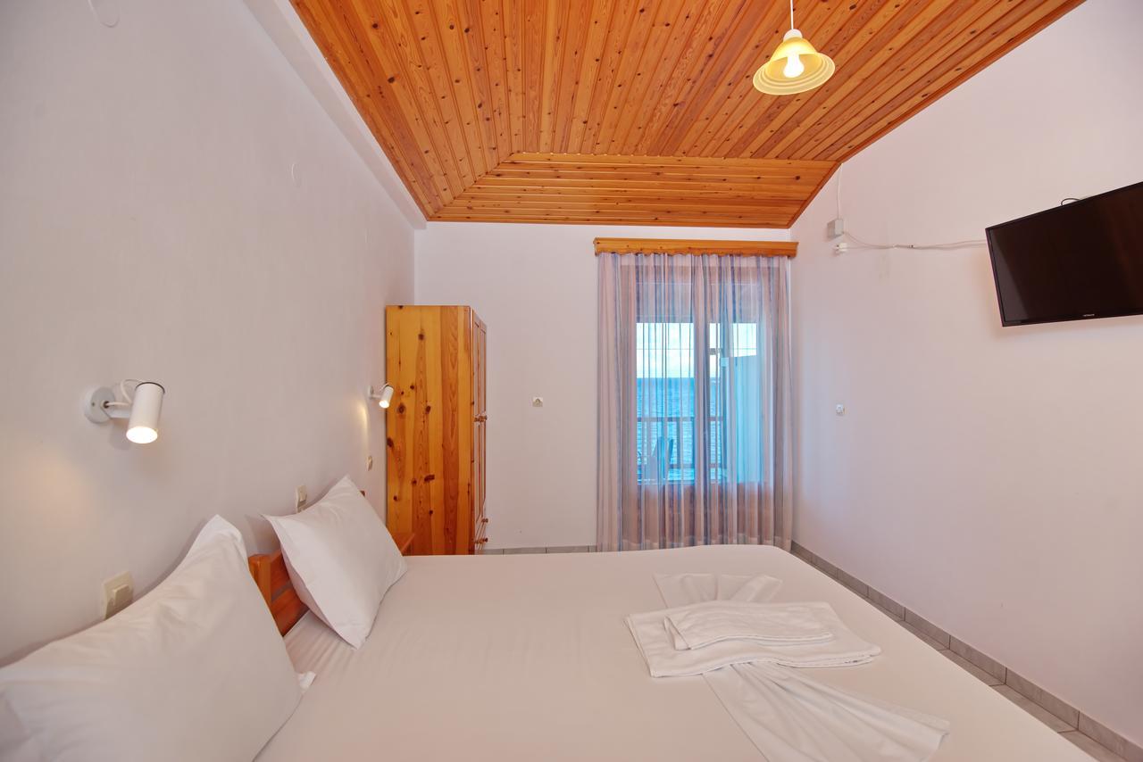 Ostria Hotel Patitiri  Bagian luar foto